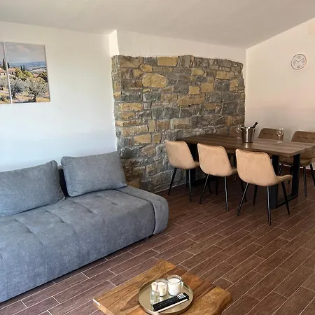 Panger Apartment *